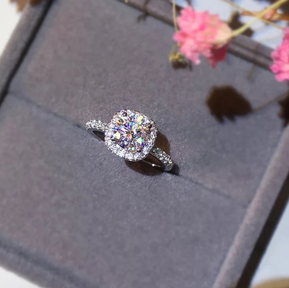 New Silver Wedding White Sapphire Ring - Picture 2 of 2